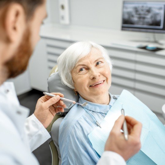 Idosa no dentista