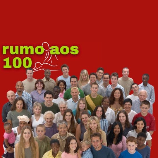 Grupo de pessoas posando para fotos