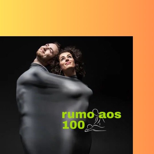 Casal de adultos com uma única vestimenta