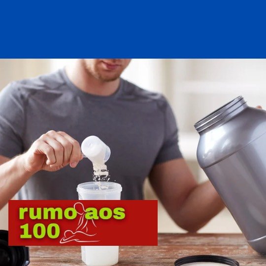 Homem fazendo dosagem de creatina