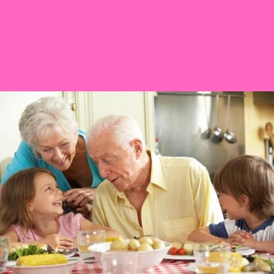 Família reunindo avós e netos