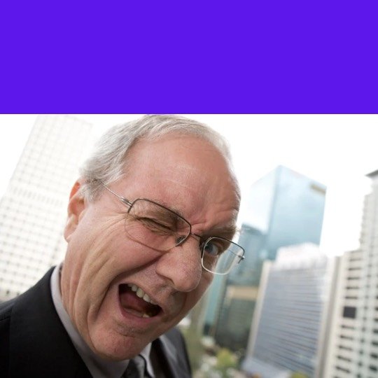 Idoso piscando o olho